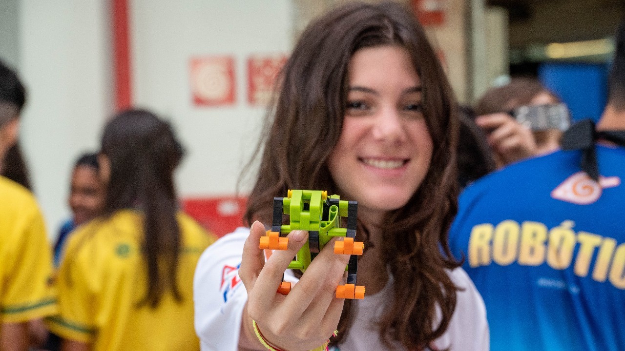 Carnaval robotiquer: estudantes de SC garantem vagas no torneio nacional de  robótica - Agência de Notícias da Indústria