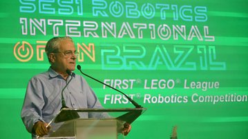 Robótica forma geração de jovens inovadores, diz presidente da CNI