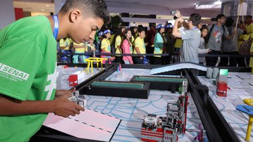 Desafio de Robótica testa habilidades de 240 estudantes na Olimpíada do Conhecimento, em Brasília