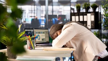 SESI Saúde Responde: afinal, aquele cochilo depois do almoço faz bem?