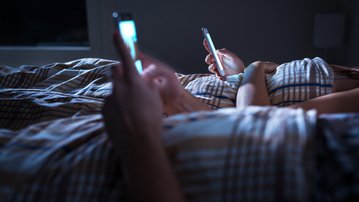 Uso de telas afeta sono dos trabalhadores. Faça o teste e saiba como vai o seu!