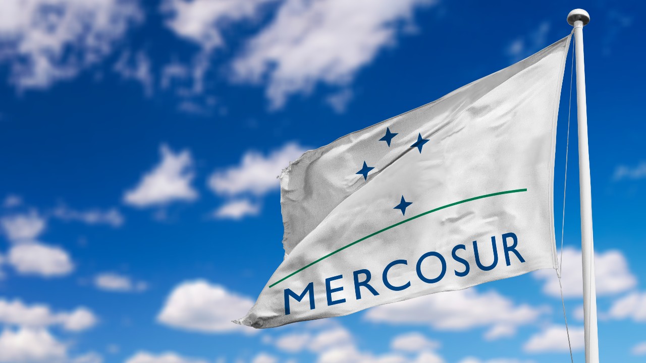 Imagem de destaque da notícia: CNI e IndustriALL-Brasil pedem suspensão de proposta para a redução da TEC do Mercosul