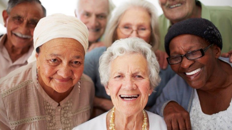 Satisfação com a vida cai mais entre os mais velhos, mostra pesquisa da CNI
