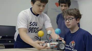 VÍDEO: Robótica é interdisciplinar e ajuda os alunos na iniciação científica