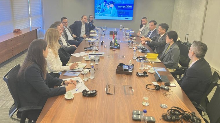 SENAI, Universidade Tsinghua e Envision Energy negociam cooperação em sustentabilidade e formação profissional
