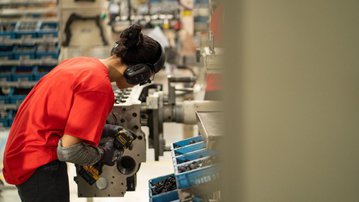 Confiança cai em 20 setores industriais, mostra CNI