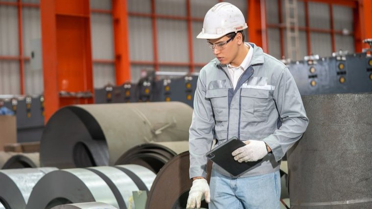 Empresários industriais completam um ano sem confiança, aponta CNI