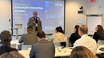 Executivos brasileiros vivem imersão estratégica no MIT em programa do IEL