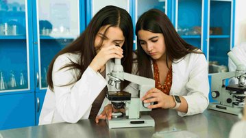 Mulheres na ciência: como a iniciação científica transforma a carreira feminina na indústria