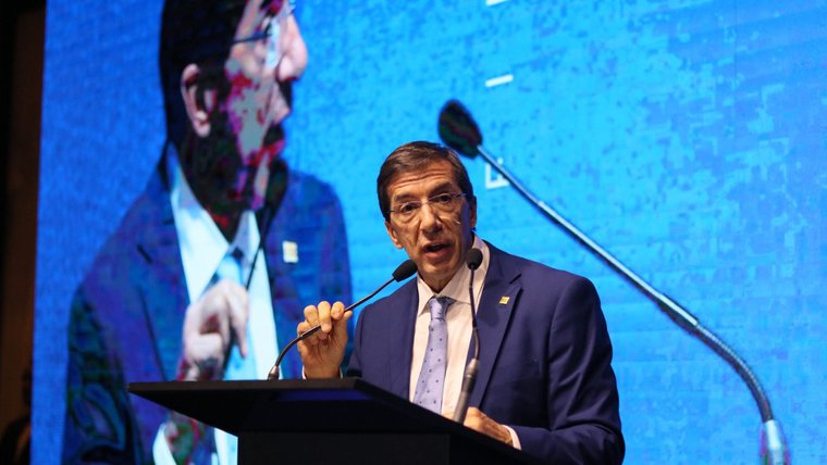 Paulo Baraona assume presidência da FINDES