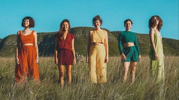 Danças, saltos e luzes: Night Lab convida público a viver o corpo em movimento