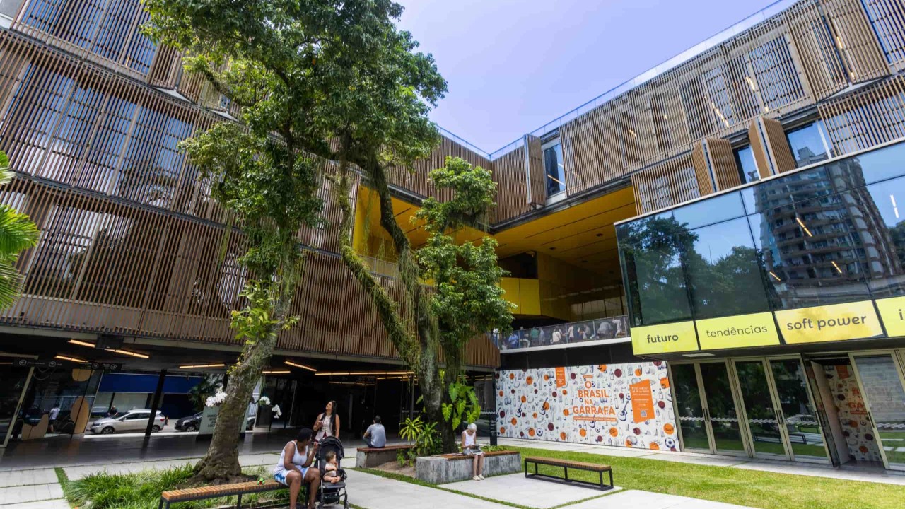 Festival in Rio de Janeiro Debates Impacts of Artificial Intelligence on Work and the Environment