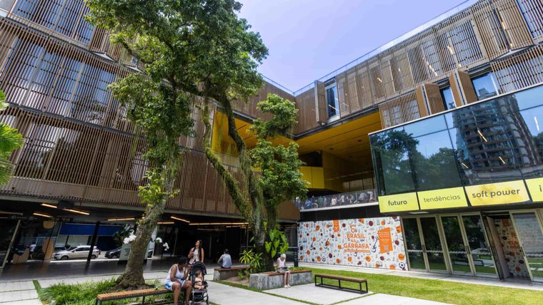Festival no RJ debate impactos da inteligência artificial no trabalho e no meio ambiente