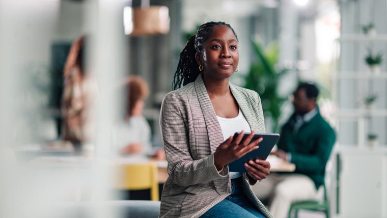 Forme-se online: aprenda sobre liderança e estratégia e supere os desafios do mercado