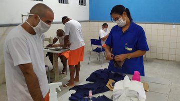 Parceria de SENAI do Ceará com sistema prisional produz 25 mil máscaras