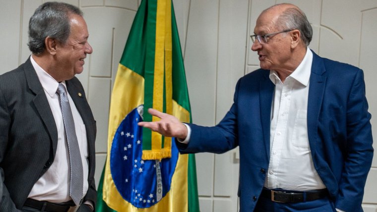 Presidente da CNI entrega a Alckmin propostas para subsidiar negociação com Estados Unidos