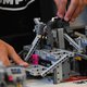 Você sabe a diferença entre o robô de LEGO e o robô industrial? Entenda