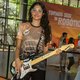Guitarra é só para música?! Em competição, estudantes controlam robô com ajuda do instrumento
