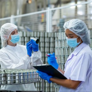 Brasileiro prefere CLT na hora de procurar emprego, revela pesquisa da CNI