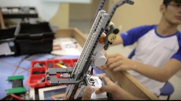 VÍDEO: Da sucata aos robôs, alunos de Goiás encontram no lixo mais uma inspiração para criações tecnológicas