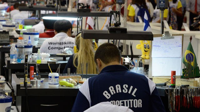 SENAI vai treinar estudantes para representar o Brasil na olimpíada de profissões técnicas