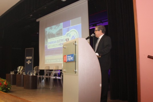 O Seminário será dividido em dois momentos: o 1º painel que debaterá energia elétrica. O 2º painel será focado nos recursos hídricos