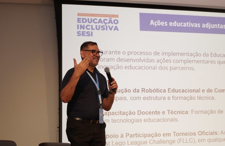 Isaac Pereira, do SESI Pará, destaca a EJA profissionalizante que leva educação a comunidades ribeirinhas da Ilha do Marajó (PA).
Foto: Jean Costa / SESI