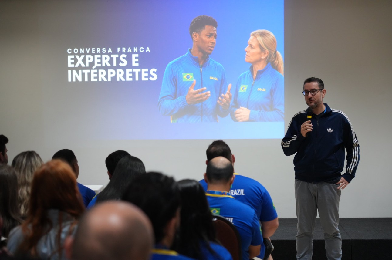 O psicólogo Lucas Rosito conduziu atividades de preparação emocional para ajudar os competidores a lidar com a pressão e os desafios da WorldSkills Shanghai 2026