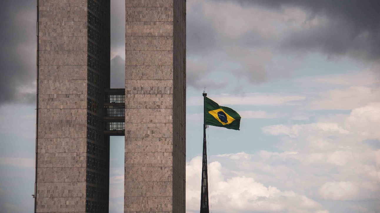 Congresso Nacional em dia nublado na política brasileira, Brasília, Distrito Federal