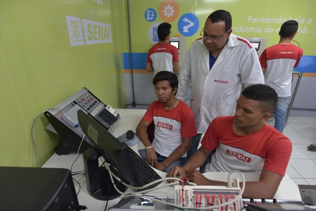 Carnaval robotiquer: estudantes de SC garantem vagas no torneio nacional de  robótica - Agência de Notícias da Indústria