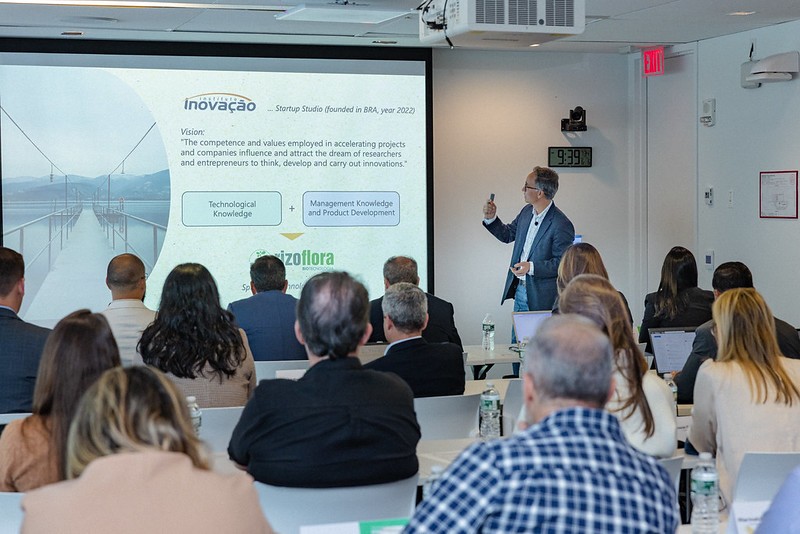 Executivos durante a 3ª edição do programa de Educação Executiva Global no MIT