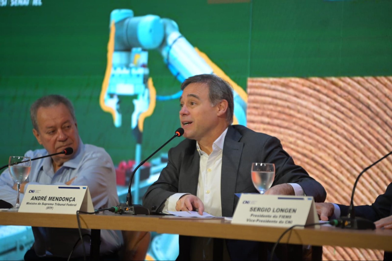 Durante reunião de diretoria da CNI, ministro do STF destacou a convergência entre instituições públicas e privadas como fator essencial para o crescimento e o desenvolvimento do país