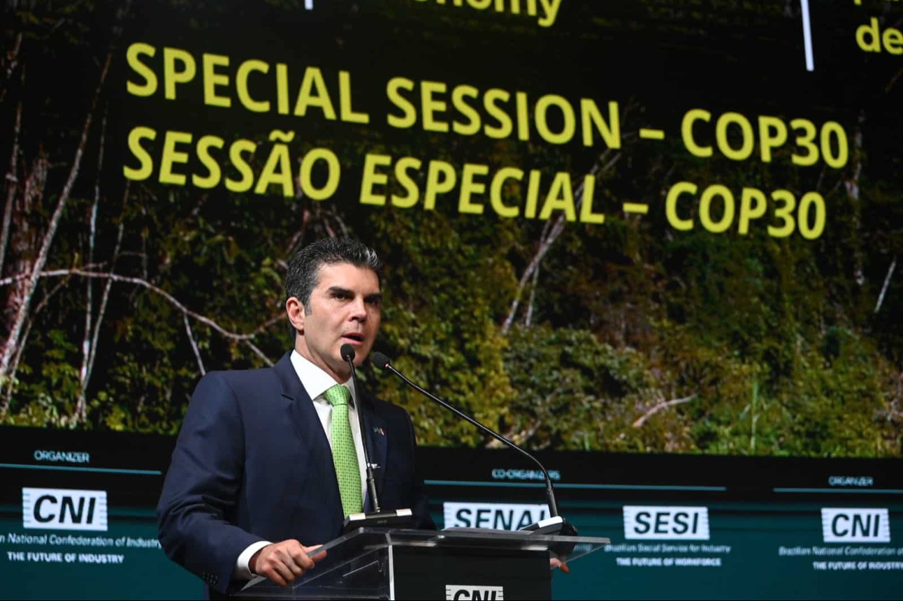 O governador do Pará, Helder Barbalho, assinou uma parceria com quatro instituições para desenvolver estratégias conjuntas para participação integrada na COP30, que será em Belém (PA)