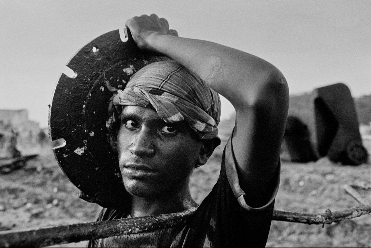 A exposição “Trabalhadores”, de Sebastião Salgado, ficou em cartaz no SESI Lab, em Brasília, entre agosto de 2023 e março de 2024. Com 150 fotografias, a mostra retratou o trabalho manual em diferentes países e recebeu mais de 130 mil visitantes