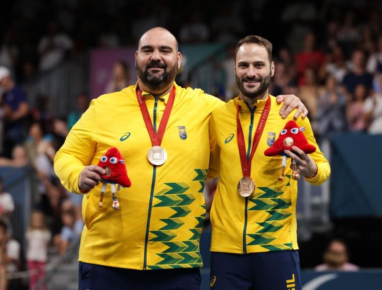 O tênis de mesa foi o palco de grandes emoções para os atletas Claudio Massad e Luiz Manara. Massad conquistou sua primeira medalha paralímpica na categoria MD18 (deficiências físico-motoras moderadas nos membros inferiores). Foto: Alexandre Schneider/CPB