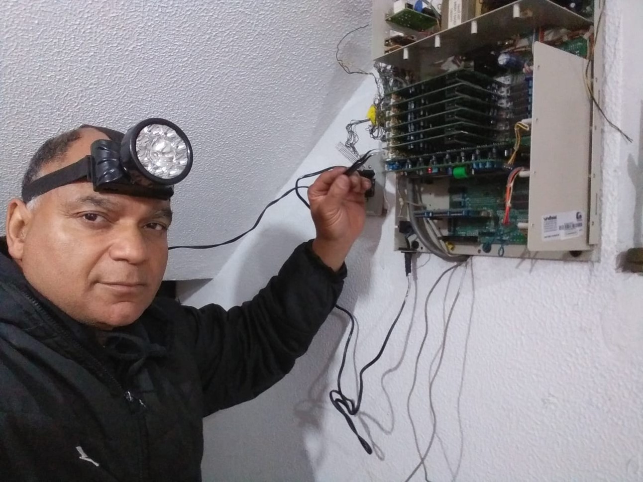 Mário Augusto, 57 anos, conseguiu um emprego logo após se matricular no curso de Eletrônica do SENAI, pensando em uma mudança de carreira