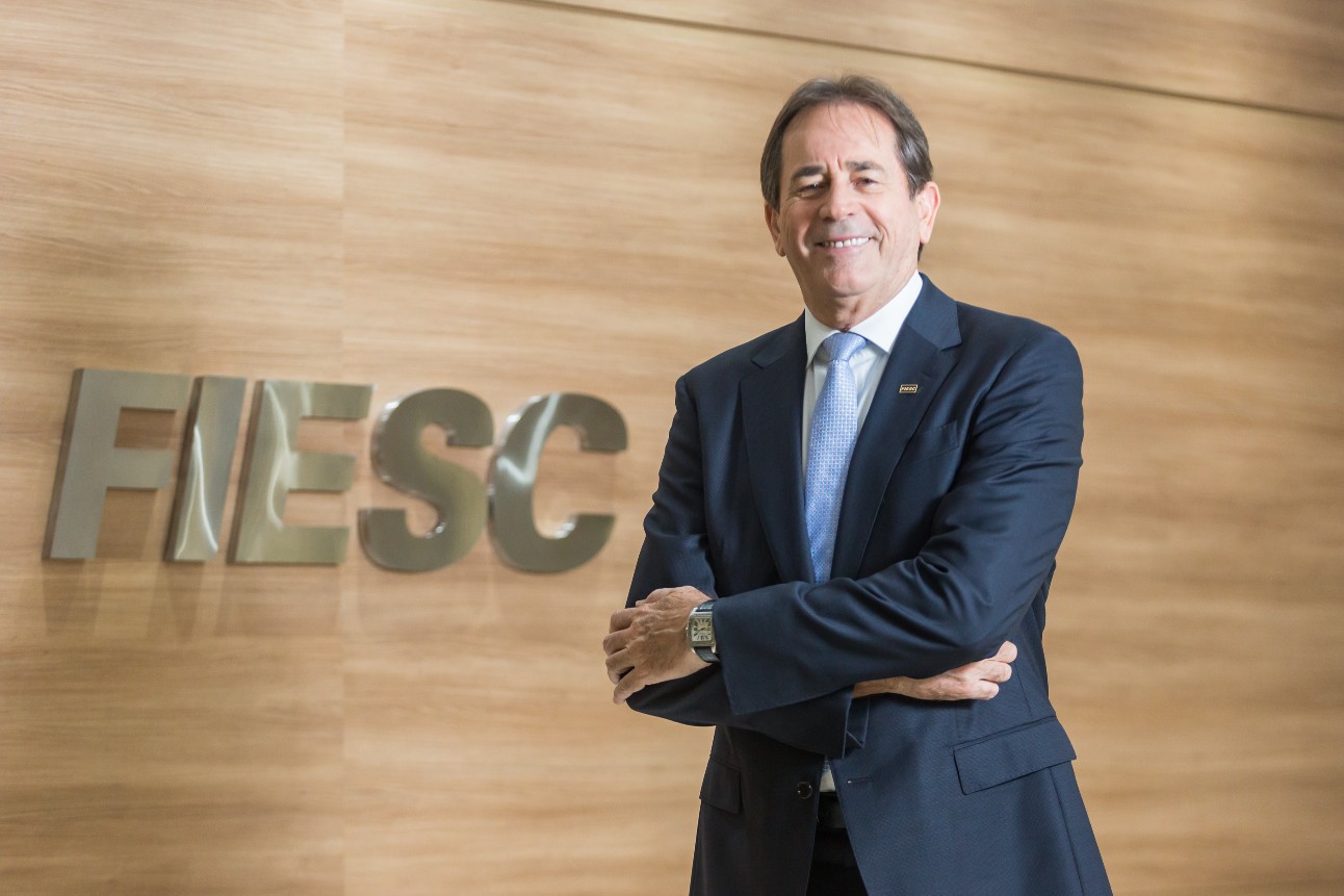 Presidente da FIESC, Mario Cezar de Aguiar, defende mais investimento em educação com ênfase para as novas tendências e necessidades do mercado