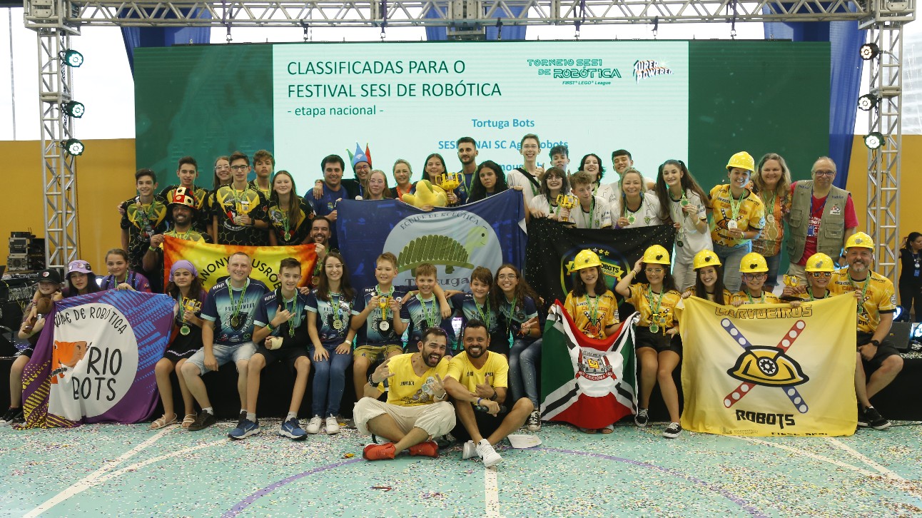 Carnaval robotiquer: estudantes de SC garantem vagas no torneio nacional de  robótica - Agência de Notícias da Indústria