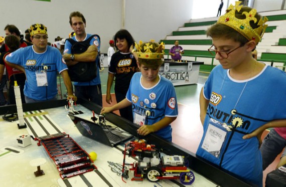 Torneio de robótica reúne 600 estudantes de todas as regiões do país no  Distrito Federal - Agência de Notícias da Indústria
