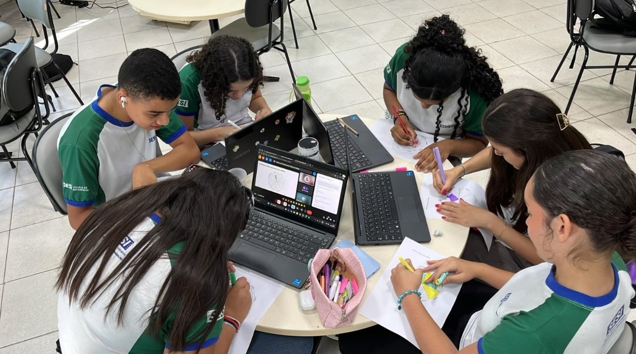 Alunos da rede SESI participam de atividade da Jornada de Carreira, iniciativa nacional do IEL e do SESI que apoia a construção de projetos de vida e carreira. Foto: IEL/TO