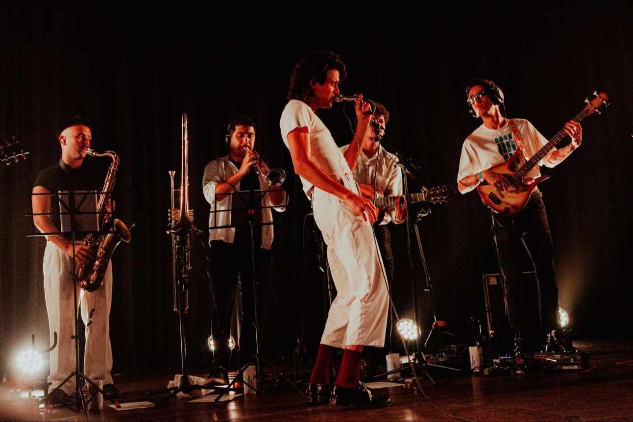 Zé Ibarra é um dos nomes mais marcantes da nova geração da música brasileira. Foto: Mariana Blum