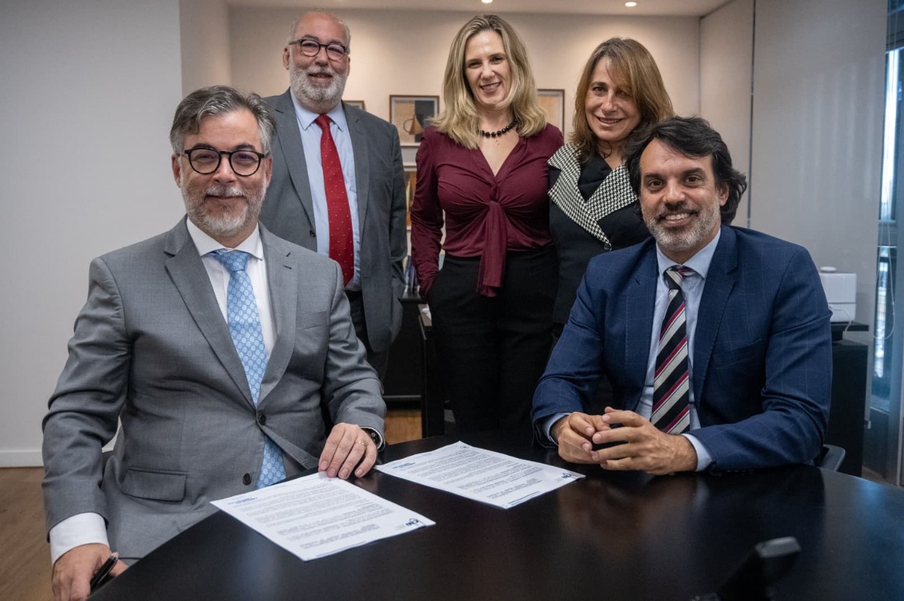 CNI e Lawgorithm unidas para discutir a regulação da IA com visão industrial