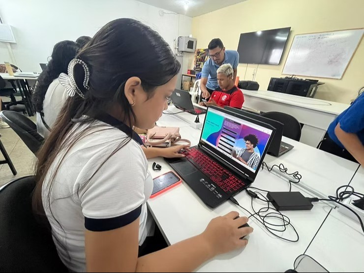 Iniciativa oferece qualificação profissional a moradores da Vila da Barca e amplia oportunidades de inserção no mercado de trabalho. Foto: Divulgação FIEPA