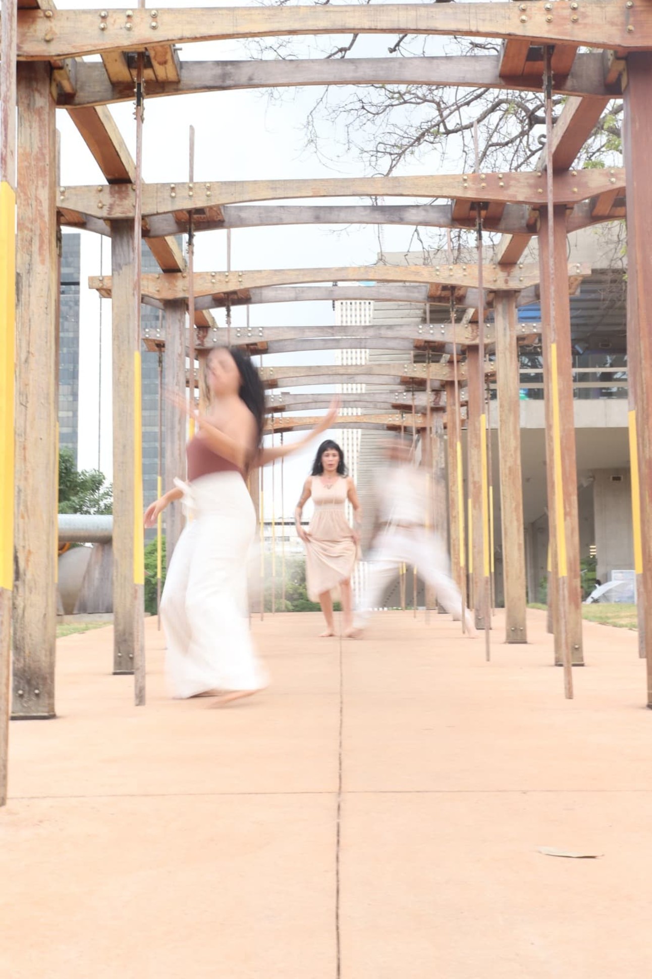 O museu abre as portas para o projeto Dança Além do Visível, com oficinas e espetáculos pensados para o público com deficiência visual e auditiva
Crédito: Iago Lima / Divulgação